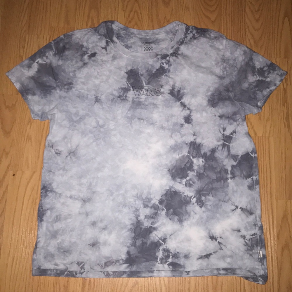 blue grey and white marble vans t shirt.